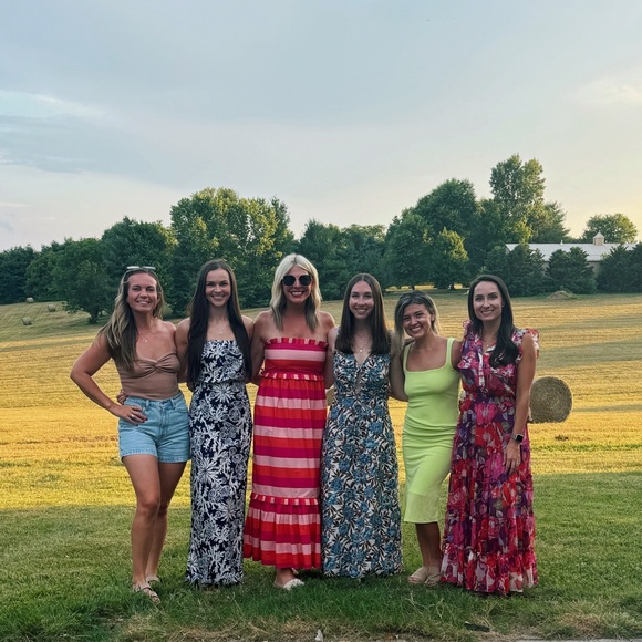 ABOUT ME 💙 - Picture 4 of 4